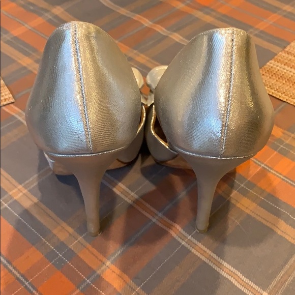 Badgley Mischka Peep Toe Pumps 👠 - Picture 5 of 5